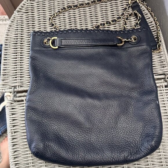 Tory Burch Marion Pebbled Leather Bag - Picture 5 of 5